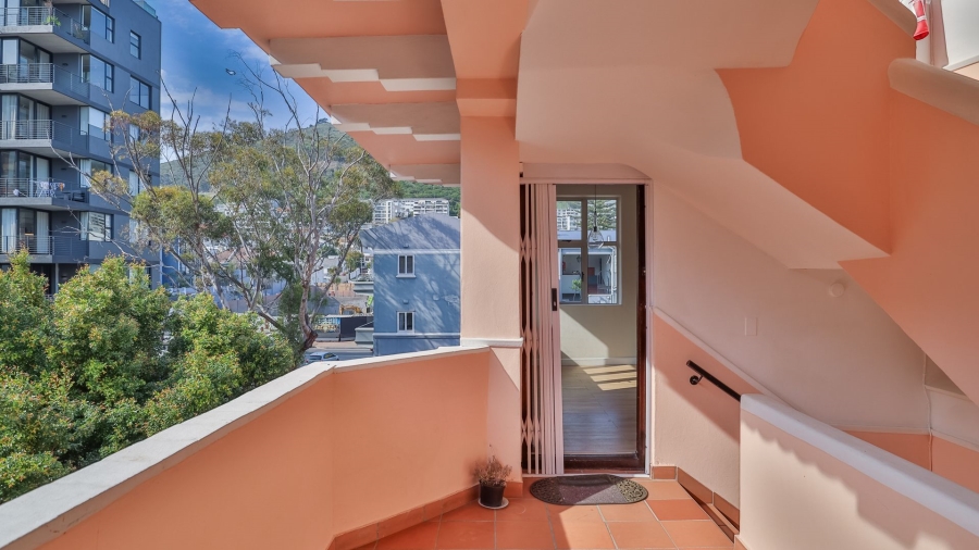 2 Bedroom Property for Sale in Sea Point Western Cape